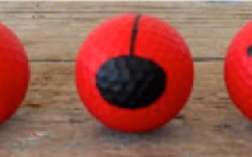 Kreatív ajándék a kertbe golflabdákból