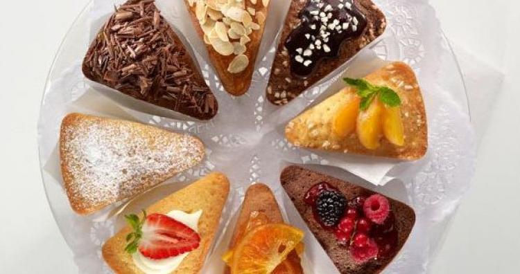 Kreatív ajándék ötlet: tortaforma, mindegyik szelet más és más